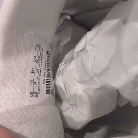 NWT Lululemon Men's Beyondfeel Running Shoe Wht/Wht/Wht - Picture 14 of 16